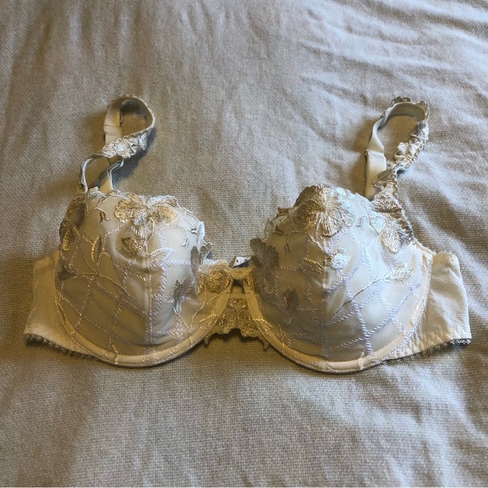 Floral embroidered Lejaby bra size 34D